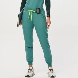 Figs Small Zamora Joggers in Cactus